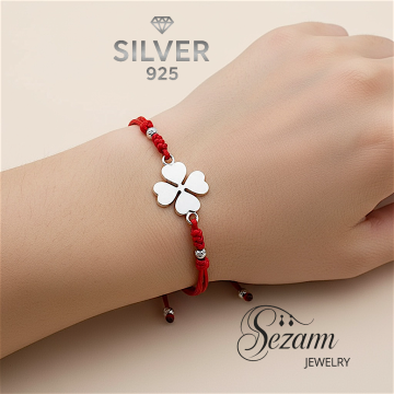 гривна с червен конец и сребърна детелина проба 925