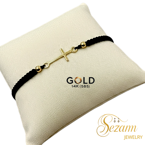 гривна на черен конец  14 карата  златен кръст  и 2 златни мъниста