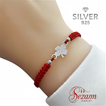 Сребърна гривна с детелина от сребро 925 и червен конец – талисман за късмет