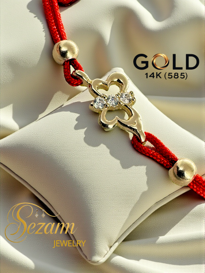 Златна гривна с червен конец и пеперуда 14K – Sezam Jewelry