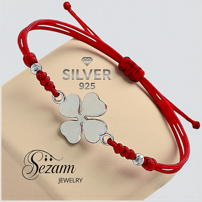 гривна с червен конец и сребърна детелина проба 925