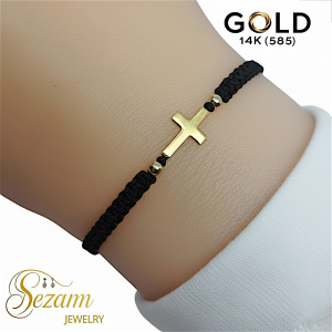 Гривна с черен конец и златен кръст 14K – ръчна макраме плетка, златни мъниста, подарък за кръщене, жени, мъже и деца