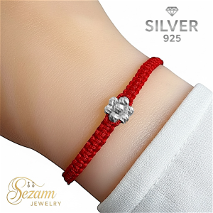 дамска червена макраме гривна със цвете  от сребърни мъниста